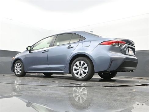 Used 2025 Toyota Corolla LE image 10