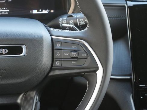 New 2025 Jeep Grand Cherokee L Laredo w/ Luxury Tech Group I image 17