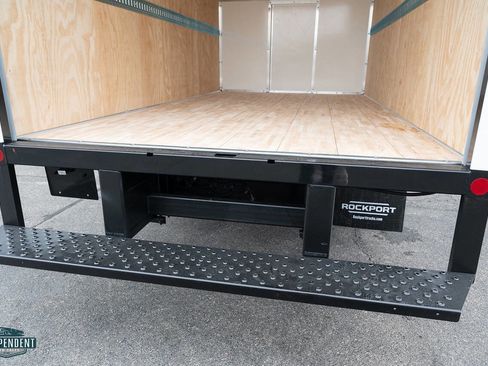 Used 2022 Ford E-450 and Econoline 450 Super Duty image 15