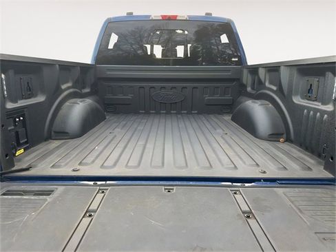 Used 2022 Ford F150 Lightning Lariat image 8