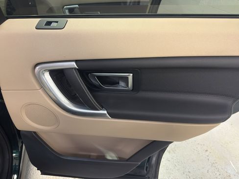 Used 2017 Land Rover Discovery Sport HSE image 26