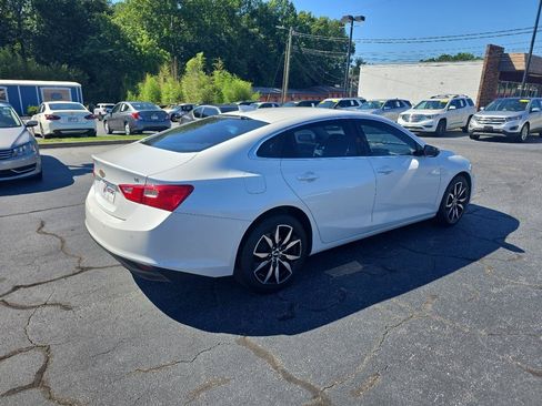 Used 2017 Chevrolet Malibu LT w/ Leather Package FWD image 6