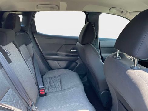 Used 2025 Nissan Kicks SV FWD image 12