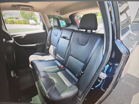 Used 2017 Volvo XC60 T6 Dynamic w/ Climate Package AWD/4WD image 9