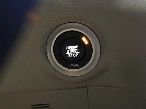 Used 2017 Chrysler Pacifica Platinum FWD image 22