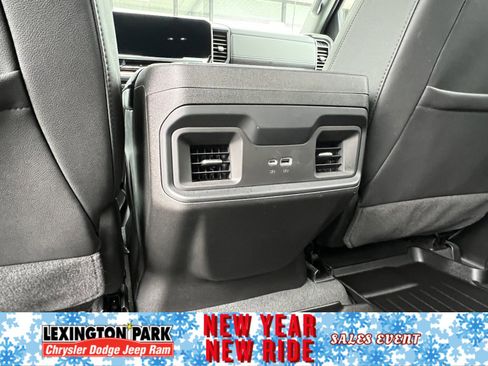 Used 2025 Chevrolet Silverado 1500 LT w/ Leather Package image 10