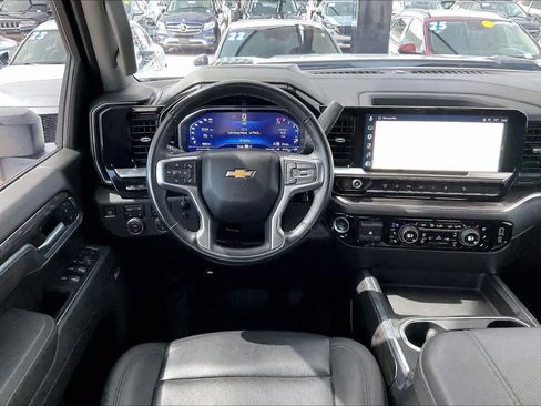 Used 2025 Chevrolet Silverado 2500 LTZ w/ LTZ Premium Package AWD/4WD image 7