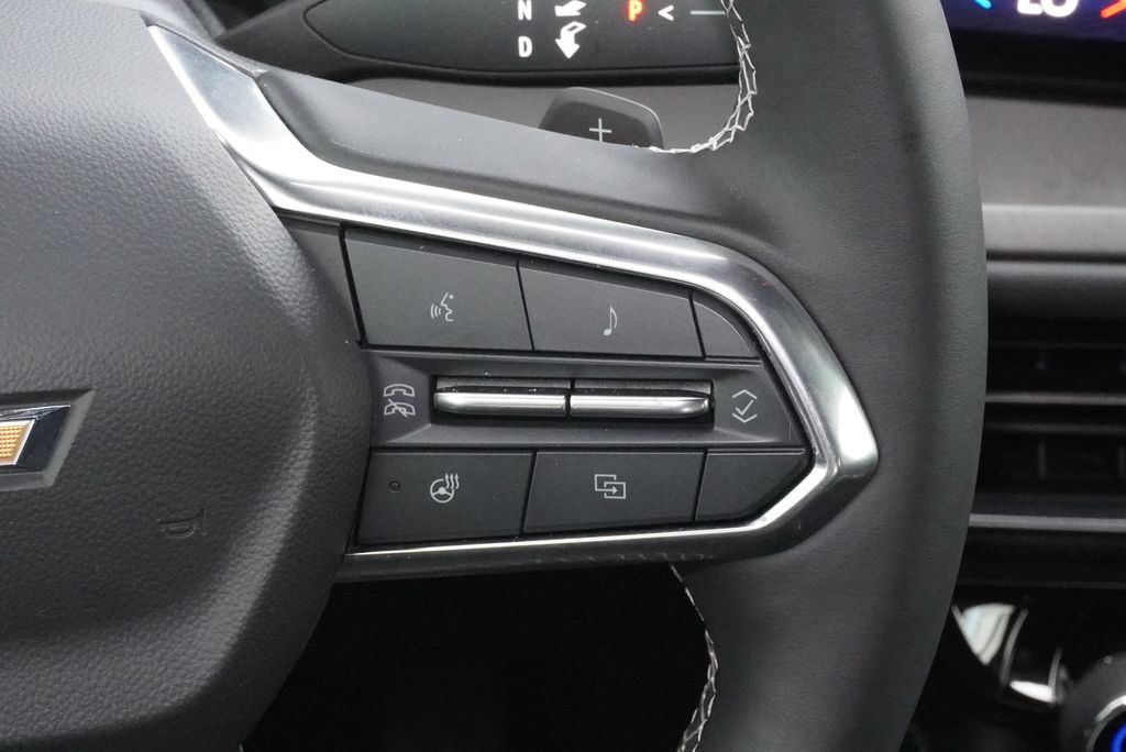 Used 2024 Chevrolet Traverse LT FWD image 17