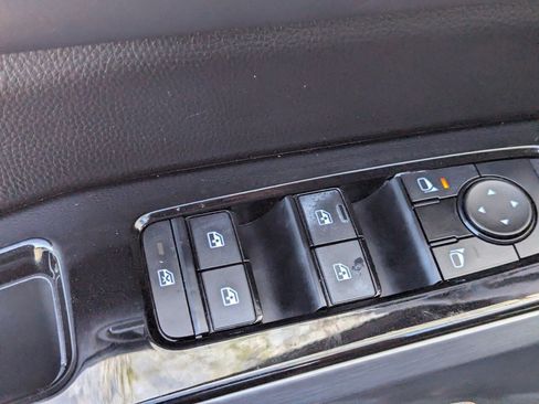 Certified 2024 Nissan Pathfinder SL image 21