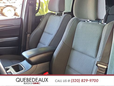Used 2020 Jeep Grand Cherokee Laredo RWD image 11