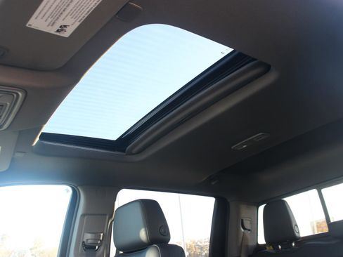 New 2025 GMC Sierra 2500 SLT w/ SLT Premium Package image 32