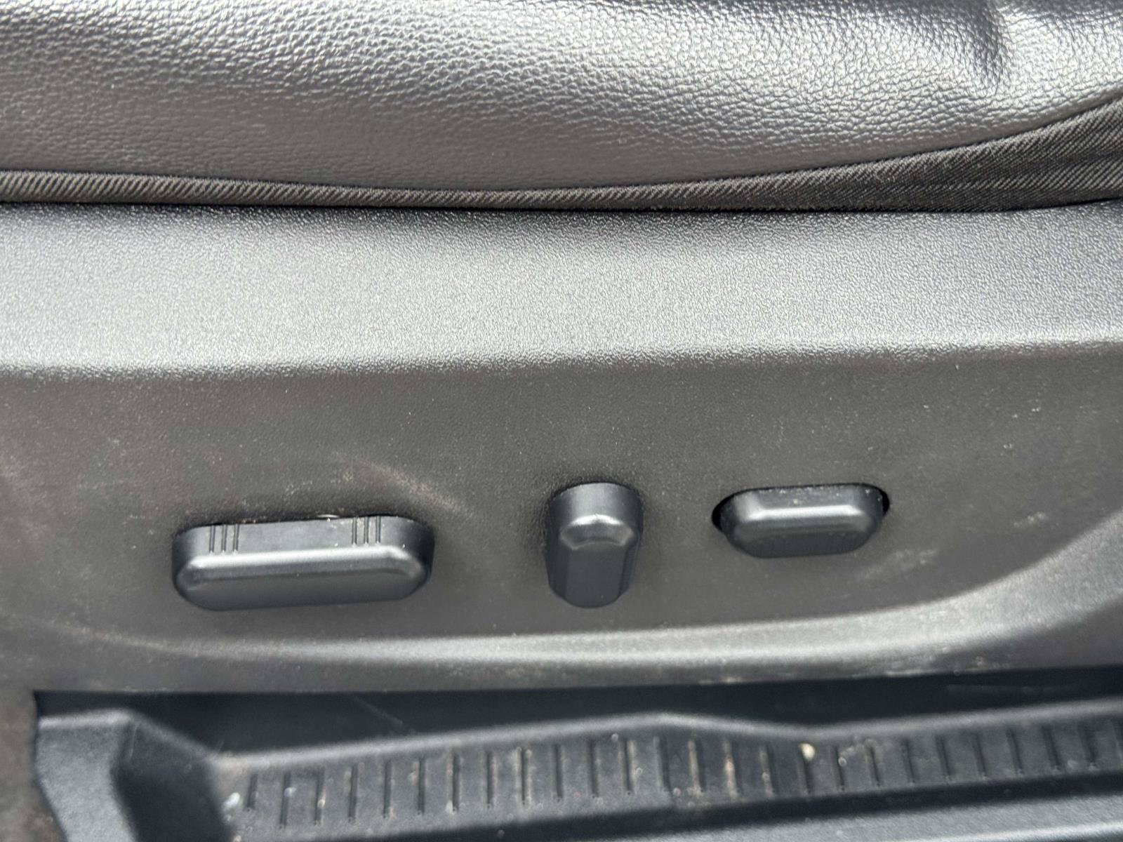 Used 2017 Ford Escape Titanium AWD/4WD image 15