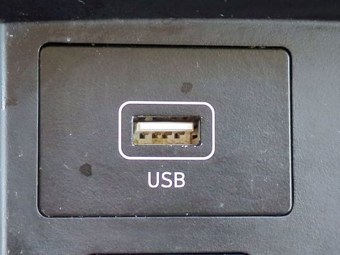 Used 2023 Hyundai Santa Fe Limited image 23