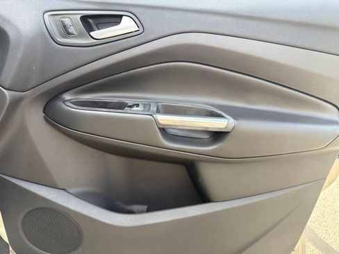 Used 2018 Ford Escape SE FWD image 41