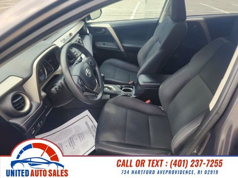 Used 2013 Toyota RAV4 XLE AWD/4WD image 9