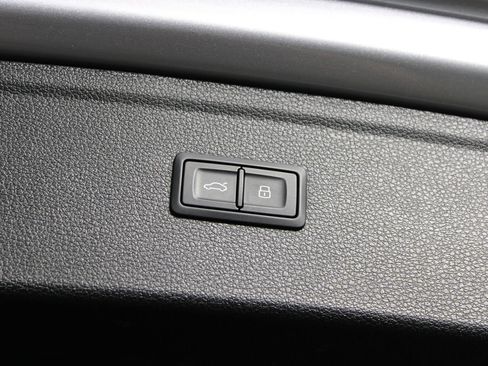 Used 2023 Audi Q5 2.0T Premium w/ Convenience Package AWD/4WD image 31
