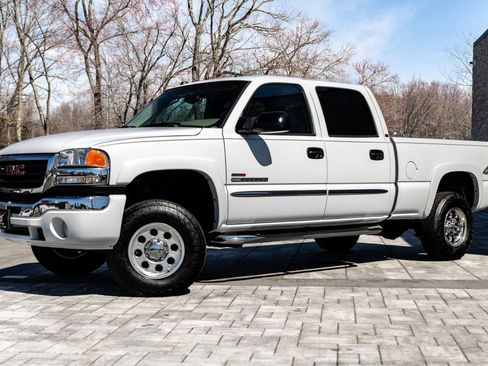 Used 2005 GMC Sierra 2500 SLE w/ Heavy-Duty Power Package image 4