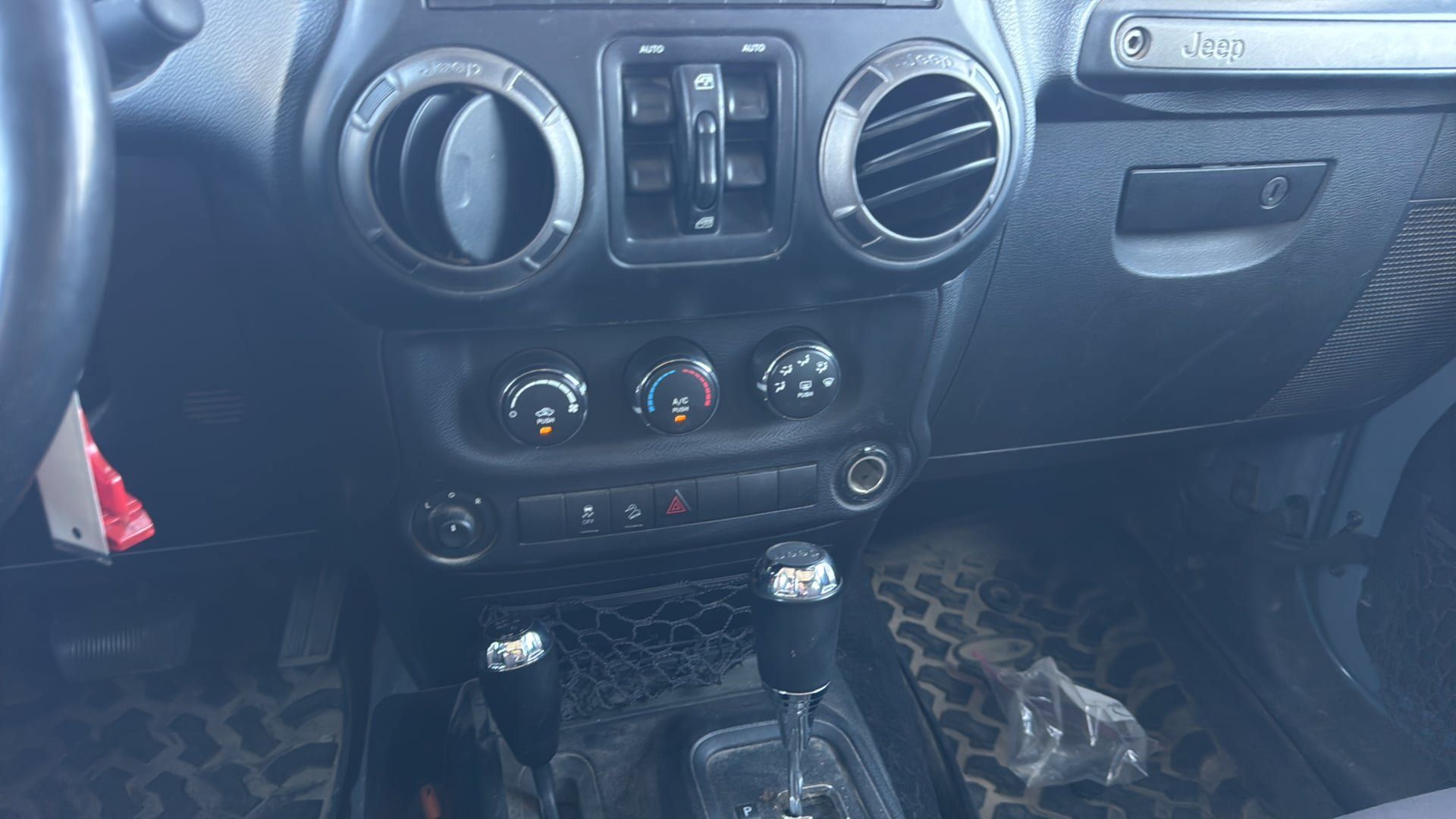 Used 2014 Jeep Wrangler Unlimited Sport w/ Power Convenience Group AWD/4WD image 29