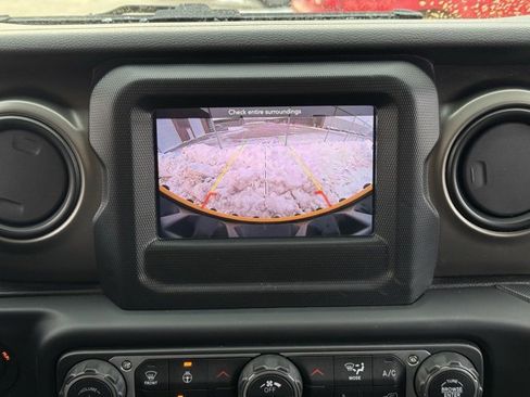 Used 2019 Jeep Wrangler Unlimited Sport S image 4