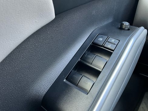 Used 2026 Toyota Highlander XLE AWD/4WD image 19
