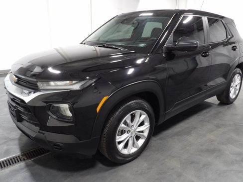 Used 2023 Chevrolet TrailBlazer LS FWD image 4