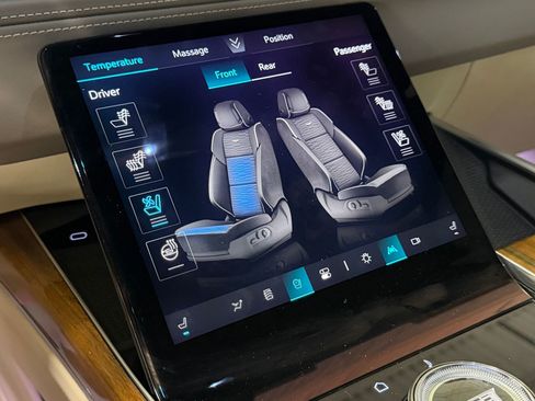 Certified 2025 Cadillac Escalade ESV Sport Platinum w/ LPO, ONYX Package AWD/4WD image 41
