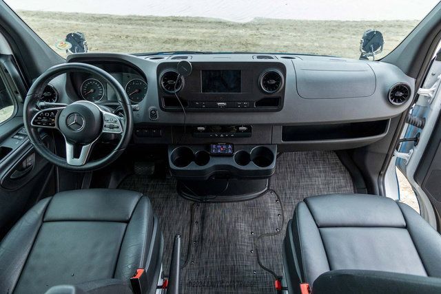 Used 2021 Mercedes-Benz Sprinter 2500 image 23