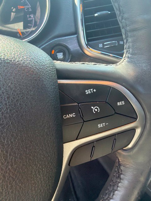 Used 2018 Jeep Grand Cherokee Limited AWD/4WD image 13