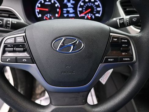 Used 2021 Hyundai Accent SE FWD image 13