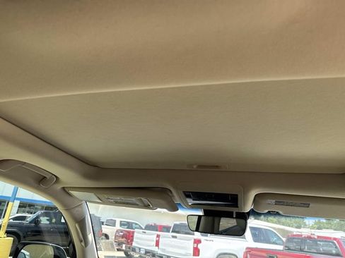 Used 2021 Lexus LX 570 4WD w/ Luxury Package image 24