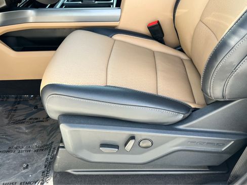 New 2026 Ford F250 Lariat w/ Black Appearance Package image 31