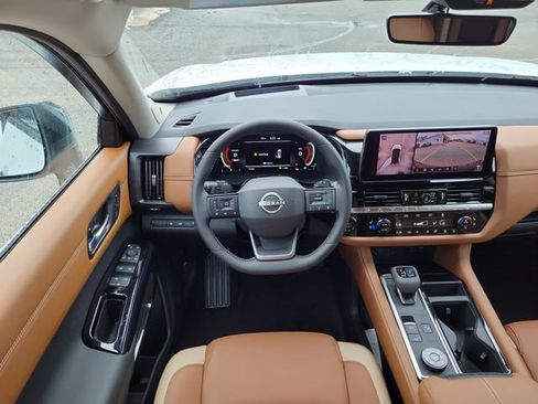 New 2026 Nissan Pathfinder Platinum AWD/4WD image 11