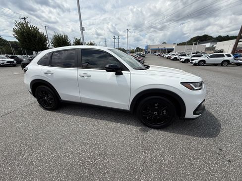 New 2026 Honda HR-V Sport image 2