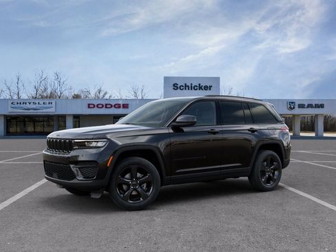 New 2025 Jeep Grand Cherokee Altitude w/ Trailer Tow Package image 2