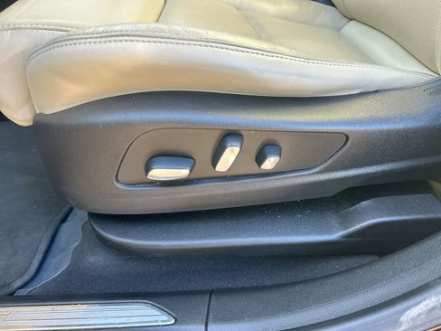 Used 2017 Cadillac XT5 Luxury w/ Driver Awareness Package image 22