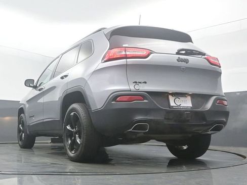 Used 2016 Jeep Cherokee Latitude w/ Comfort/Convenience Group AWD/4WD image 47