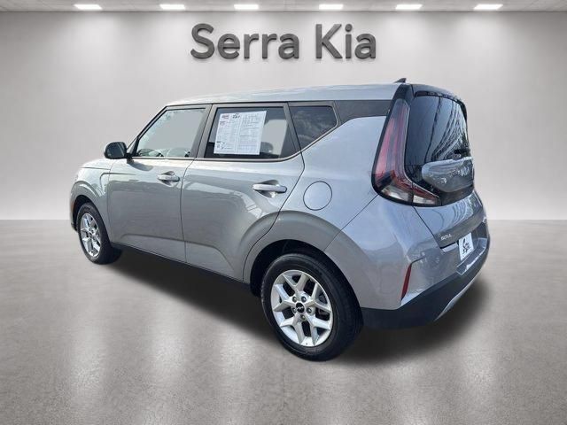 Used 2025 Kia Soul LX w/ LX Technology Package FWD image 8