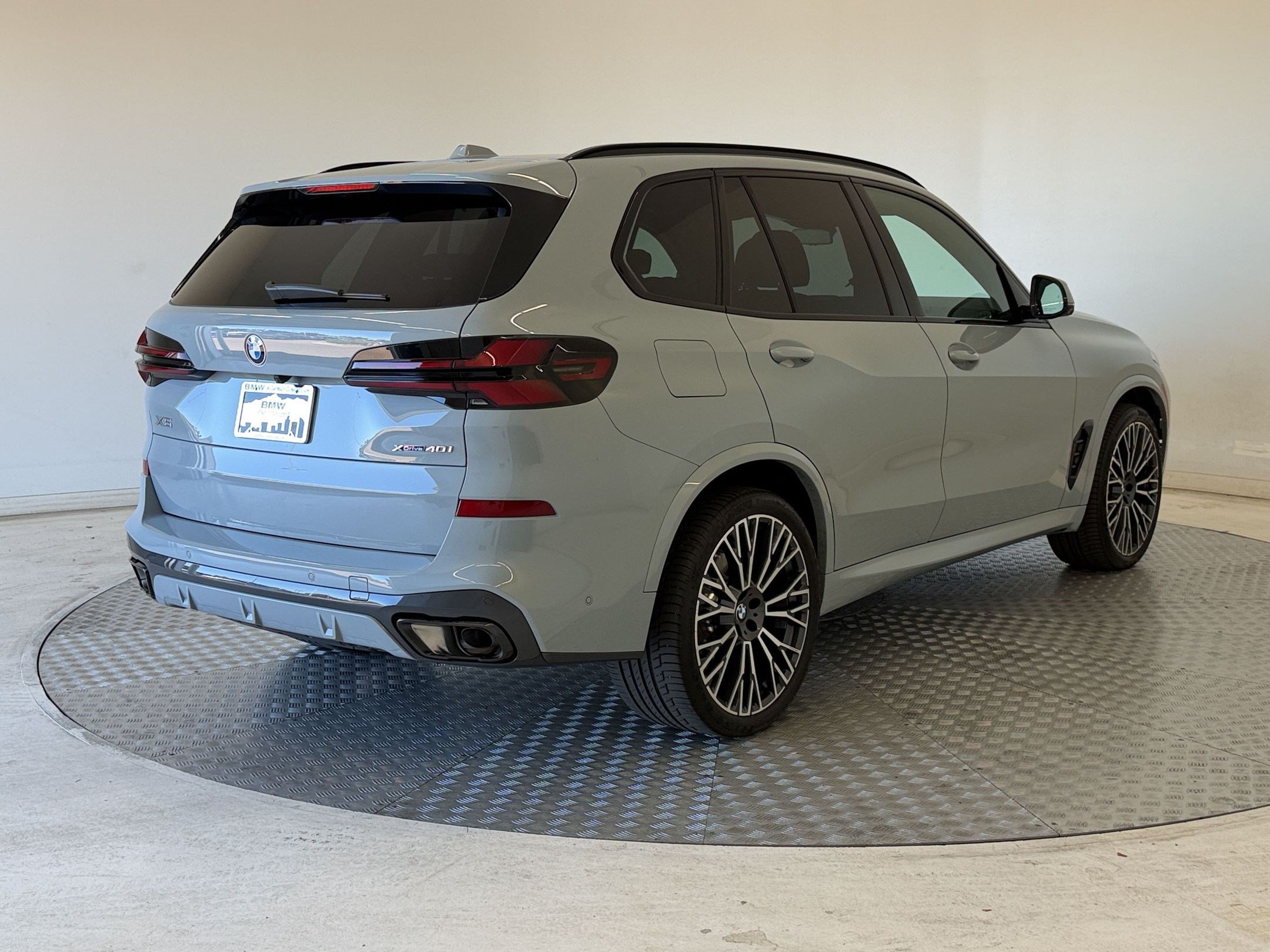Certified 2025 BMW X5 xDrive40i AWD/4WD image 9