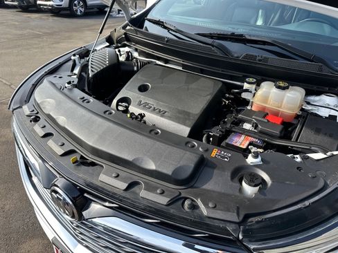 Used 2022 Buick Enclave Essence image 13