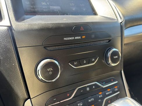 Used 2015 Ford Edge SEL w/ Equipment Group 201A AWD/4WD image 36