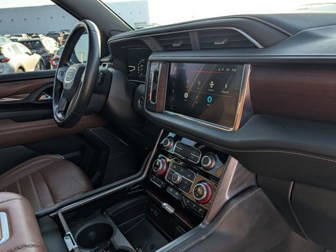 Used 2023 GMC Yukon Denali Ultimate image 35