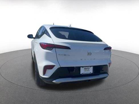 Used 2025 Buick Envista Sport Touring image 11