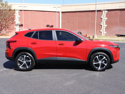 New 2026 Chevrolet Trax RS w/ Driver Confidence Package image 25