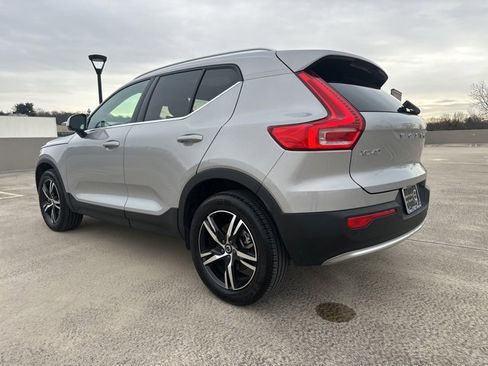 Certified 2025 Volvo XC40 B5 Core image 5