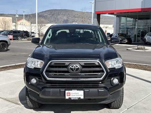 Used 2019 Toyota Tacoma SR5 AWD/4WD image 3