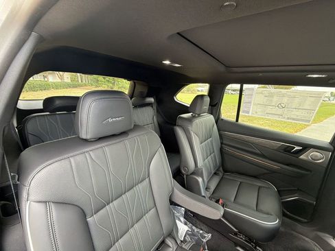 New 2026 Buick Enclave Avenir w/ Super Cruise Package FWD image 35