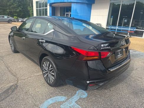 Used 2023 Nissan Altima 2.5 SV AWD/4WD image 5
