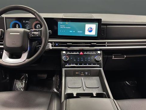 Used 2025 Hyundai Santa Fe SEL image 11