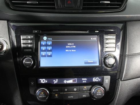 Used 2017 Nissan Rogue SV w/ HEV Premium Package FWD image 22