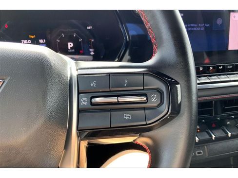 Used 2024 Chevrolet Colorado Z71 w/ Z71 Convenience Package 2 AWD/4WD image 21